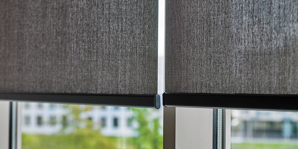 Estores enrollables Mermet 16 - TextilCort Foto de ambiente de cortinas estores enrollables de Mermet 16